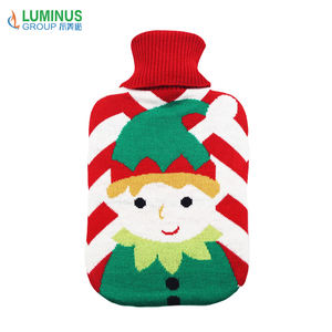 Bouteilles d'eau chaude en gros pour usine avec housse tricotée de Noël pour soulager <span class=keywords><strong>la</strong></span> <span class=keywords><strong>douleur</strong></span> menstruelle - Product Image 3