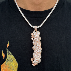 Pendentif Charme Ailes d'Ange en Or Rose et Diamants pour Femme, Luxe Entièrement Sertie, Bijou Certifié IGI, Diamant de Laboratoire Taille Ronde Brillante - Product Image 1