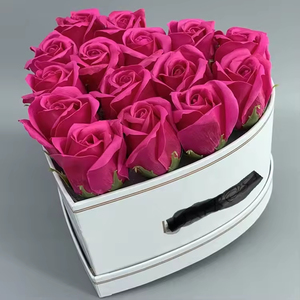 กล่องของขวัญวันวาเลนไทน์สุดหรู รูปหัวใจ ประดับดอกไม้ พร้อมฟองน้ำ - Product Image 3