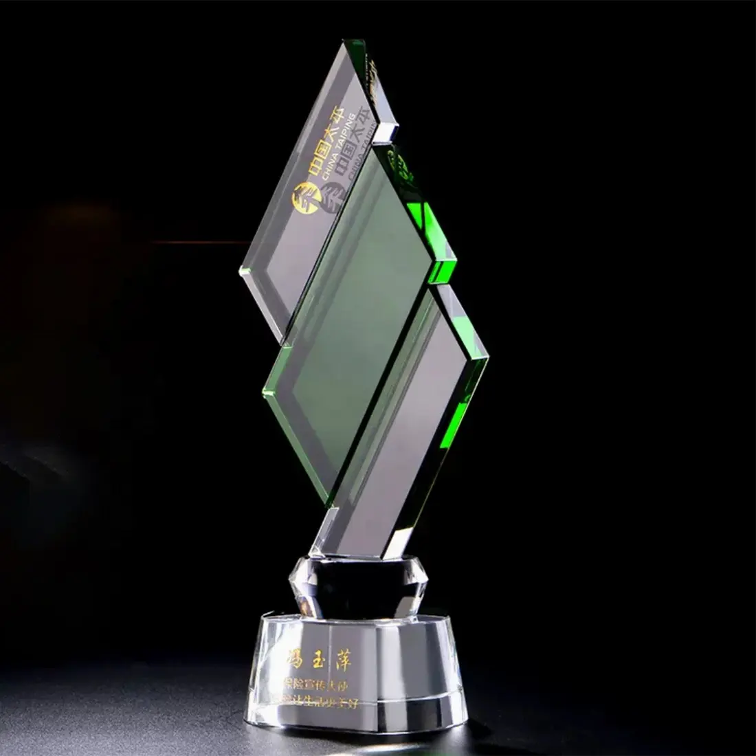 Trofeo de cristal con forma de escalera y estrella con logotipo personalizado al por mayor para regalos de recuerdo