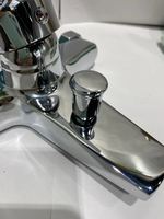 Mitigeur mural monocommande chaud/froid pour douche et bain avec inverseur pour hôtels et salles de bain