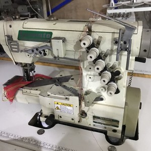 <span class=keywords><strong>Machine</strong></span> à <span class=keywords><strong>coudre</strong></span> à point de recouvrement Yamato Vc2700g d'occasion, équipée d'une fonction de commutation réglable et d'un mécanisme à came - Product Image 3