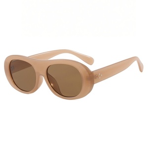 Lunettes de soleil rétro pour femmes en PC, légères, verres UV400, monture complète ronde, rouge et gris, forme personnalisée – Vente chaude usine - Product Image 3