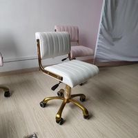 Chaise de Barbier et de Salon de Beauté pour Pédicure, Fauteuil de Technicien Ongulaire, Siège en Cuir PU Doré, Design Moderne, Portable et Durable
