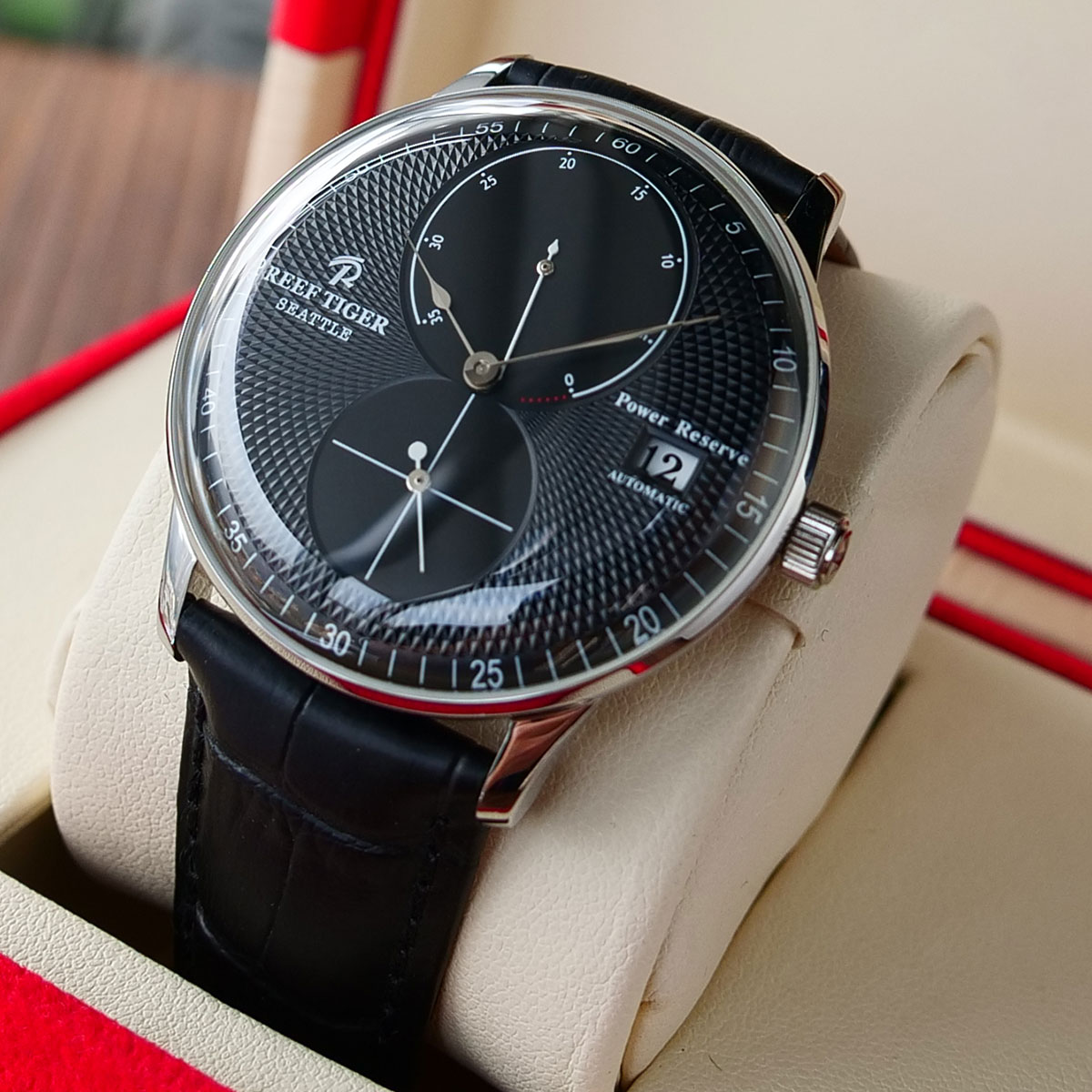Reef Tiger Mens Watch - Luxury Casual with Genuine Leather Strap