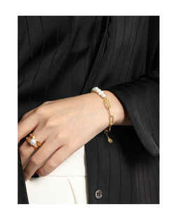 Pulsera de Plata 925 con Perlas Barrocas y Cadena Texturizada Mixta para Usar en Capas en Vacaciones o en la Calle - Product Image 5