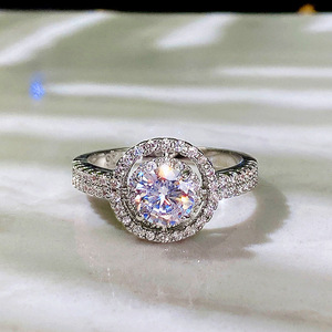 Elegante anello nuziale rotondo per donna, gioielli scintillanti alla moda - Product Image 1