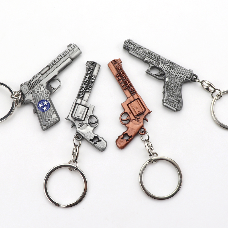 新しいデザイン特別ギフト亜鉛合金材料金属銃キーホルダーお土産