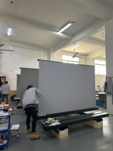 Màn chiếu máy chiếu tự động nâng sàn ALR 70-150 inch, độ phân giải 16:9, hệ thống nâng sàn tự động - Product Image 5