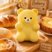 Peluche Ours Mignon et Petit, à Rebond Lent, Super Doux, pour le Pressage et la Réduction du Stress, avec un Adorable Design d'Ours Jaune