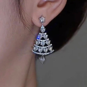 Orecchini Pendenti a Forma di Albero di Natale per Donne, Orecchini con Pietre Scintillanti, Gioielli alla Moda per Feste Natalizie - Product Image 2