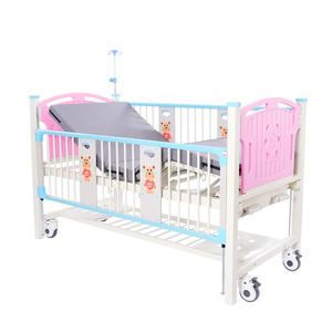 เตียงเด็กปรับระดับได้ Ding Ding สีชมพู พร้อมราวกั้น สำหรับใช้ในห้องนอนเด็ก - Product Image 1