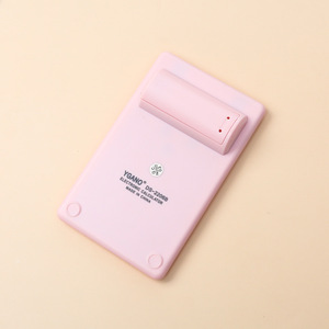 เครื่องคิดเลขพกพาขนาดเล็กสีเขียวของเรามีตัวเลือกพิมพ์โลโก้ ขนาด 137x85x24 มม. ทำจากพลาสติก ABS สีเหลือง เหมาะสำหรับนักเรียน - Product Image 2