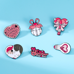 Bisous et câlins Xoxo rose émail broche amour ampoule chat alliage Badge saint valentin texte broche pour Couples - Product Image 6