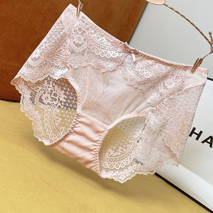 Ropa Interior de Seda Tejida Europea de Tallas Grandes - Bragas de Seda de Morera con Encaje Sensual de Tiro Medio - Transpirables y Antibacterianas - Product Image 2