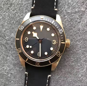 Montre mécanique de luxe pour homme, 43 mm, verre saphir, boîtier en acier inoxydable de designer avec bracelet en cuir - Product Image 3