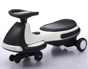 Voiture électrique à bascule pour enfants <span class=keywords><strong>de</strong></span> 3 ans et <span class=keywords><strong>plus</strong></span>, avec batterie rechargeable 2 en 1, roues anti-retournement clignotantes et pédale - Product Image 5