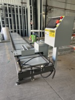Máquina de Corte de Perfiles de Aluminio CNC con Sistema de Alimentación Automático, Marco de Posicionamiento y Pantalla Digital para Fabricación de Puertas y Ventanas