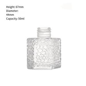 Botella Difusora de Aceite Aromático de Vidrio Cuadrada en Relieve de Alta Calidad, Transparente y Única, de 50 ml, 100 ml, 200 ml, con <span class=keywords><strong>Tapa</strong></span> de Rosca - Product Image 5