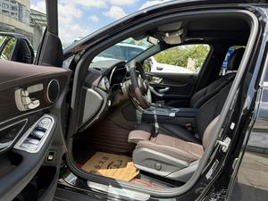 Auto Usado en Venta, <span class=keywords><strong>Mercedes</strong></span>-Benz GLC 300 L 4MATIC 2020, SUV de Lujo, Volante a la Izquierda, Gasolina, 258hp, 4MATIC, Excelente Estado - Product Image 3