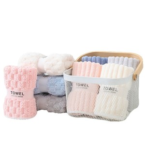 Toalla de coral de 35x75cm en rollo, suave y absorbente, para regalo o uso promocional. - Product Image 4