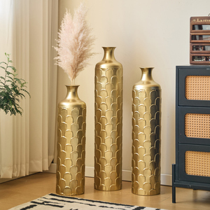 Ensemble de 3 vases décoratifs en métal doré pour la maison, grandes dimensions, 25,2 pouces, 29,33 pouces, 34,25 pouces - Product Image 2
