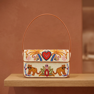 Sac à bandoulière de luxe fait main pour femme, orné de perles de verre papillon, moderne et durable, avec fermeture à bouton, sac à main de créateur, personnalisable OEM ODM - Product Image 4