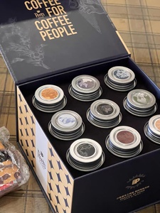 Boîte cadeau magnétique à rabat sur mesure OEM ODM, boîte rigide en papier avec insert en mousse de velours pour coffret cadeau de café en plusieurs canettes - Product Image 1