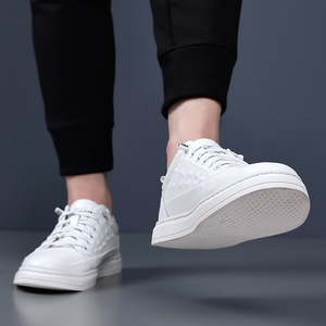 รองเท้าหนังลำลองผู้ชาย ส้นเตี้ย พื้นยาง แฟชั่นทันสมัย สไตล์เดินเล่นสบายๆ - Product Image 3