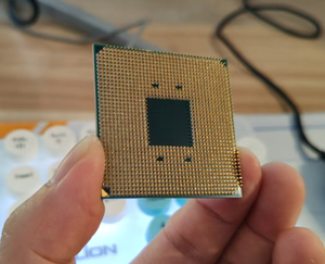 ซีพียูเดสก์ท็อป 7 5700X3D 3.0 GHz 8 คอร์ 16 เธรด ซ็อกเก็ต AM4 มือสอง สำหรับ 7 14nm เพิ่มประสิทธิภาพการทำงานแบบหลายภารกิจ - Product Image 2