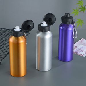 Bouteille d'eau cylindrique portable personnalisée avec mousqueton en aluminium - Product Image 6