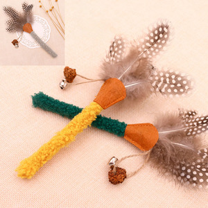 Nuevo juguete de peluche para gatos con plumas y palo de Polygonum para gatos y gatitos - Product Image 1
