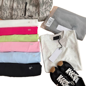 T-shirt casual da donna a maniche corte in cotone tinta unita con logo argento, vestibilità ampia, versione corretta, collezione Estate 2026 - Product Image 4