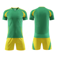 Maillot de football personnalisable en polyester respirant à séchage rapide multicolore pour l'entraînement de football