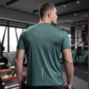 T-shirt Fitness <span class=keywords><strong>da</strong></span> <span class=keywords><strong>uomo</strong></span> in poliestere Spandex <span class=keywords><strong>su</strong></span> <span class=keywords><strong>misura</strong></span> per Jogging <span class=keywords><strong>camicie</strong></span> sportive ad asciugatura rapida abbigliamento <span class=keywords><strong>da</strong></span> palestra a maniche corte stampato in bianco - Product Image 6