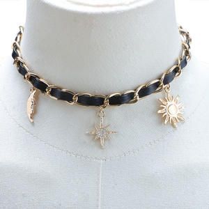 Collar de Moda Europeo Americano con Colgante de Luna, Sol y Estrella, Cadena de Cuero Negro, Gargantilla de Aleación de Zinc Dorada, Unisex - Product Image 1