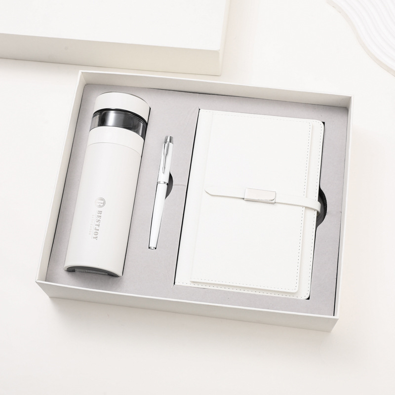 White three-piece set
