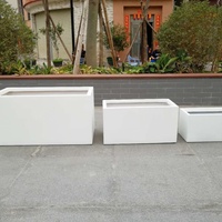 Jardinière rectangulaire moderne en béton pour extérieur, pot de fleurs au design minimaliste pour plantes et verdure