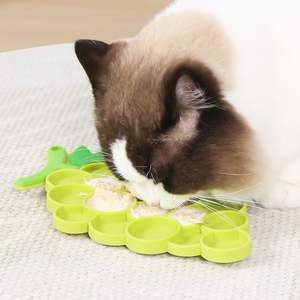 Alfombrilla para lamer para perros y gatos con diseño de helado de frutas y miel, con ventosas para aliviar la ansiedad y para una alimentación más lenta - Product Image 6