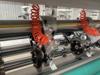 Machine de découpe et de rainurage électrique à réglage manuel pour carton ondulé avec lame fine