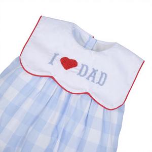 Monos de burbuja festoneados de lujo para bebés, hechos a mano y personalizados con bordado 'I Love Dad', de invierno, en Spandex/Algodón, con certificación OEKO-TEX - Product Image 1