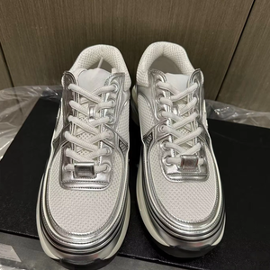 Nuevos zapatos de diseñador casuales de lujo, zapatos deportivos elegantes y de alta calidad para hombre y mujer, zapatos deportivos ligeros. - Product Image 1