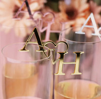 Étiquettes nominatives personnalisées découpées au laser, étiquettes pour boissons en acrylique, design créatif en forme de cœur pour mariage, fête d'anniversaire