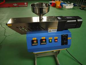 Máquina extrusora <span class=keywords><strong>de</strong></span> plástico <span class=keywords><strong>de</strong></span> escritorio <span class=keywords><strong>de</strong></span> un solo tornillo con sistema <span class=keywords><strong>de</strong></span> extrusión Abs <span class=keywords><strong>de</strong></span> diseño compacto <span class=keywords><strong>para</strong></span> producción <span class=keywords><strong>de</strong></span> plástico - Product Image 5