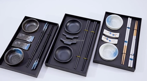 Plato de salsa negra de <span class=keywords><strong>melamina</strong></span>, palillos y soporte de fibra de vidrio, juego de <span class=keywords><strong>vajilla</strong></span> de Sushi, venta al por mayor - Product Image 2