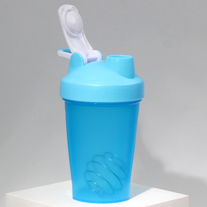 Bouteille d'eau en <span class=keywords><strong>plastique</strong></span> personnalisable avec logo, plusieurs couleurs, forme classique, écologique, réutilisable, pour fêtes, café, boissons, vente en gros par <span class=keywords><strong>lot</strong></span> - Product Image 3