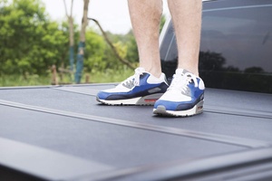 Cubierta Rígida Plegable de Perfil Bajo para Camioneta Compatible con F150 2004-2014, <span class=keywords><strong>Mark</strong></span> <span class=keywords><strong>LT</strong></span> <span class=keywords><strong>Pickup</strong></span> 2006-08, Caja de 6.5 Pies Styleside - Product Image 4