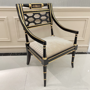 Elegante Poltrona Neoclassica Nera Intagliata e Laccata con Decorazioni Dorate, Sedia d'Accento con Struttura in Legno Imbottita - Product Image 3