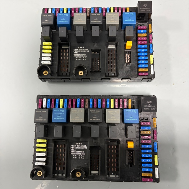 100% Tested Electrical Box for Howo Truck Fuse Box WG9525580301