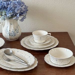<span class=keywords><strong>Vaisselle</strong></span> en céramique <span class=keywords><strong>française</strong></span> vintage à motifs en relief, assiette, bol, tasse à café et soucoupe en <span class=keywords><strong>porcelaine</strong></span> bleue à motifs floraux, <span class=keywords><strong>vaisselle</strong></span> ovale pour dessert - Product Image 4